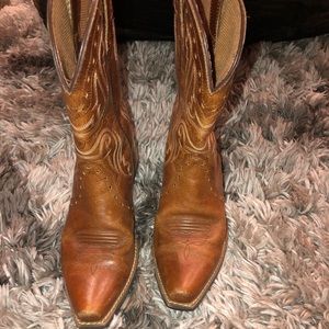 Kids Ariat cowgirl boots